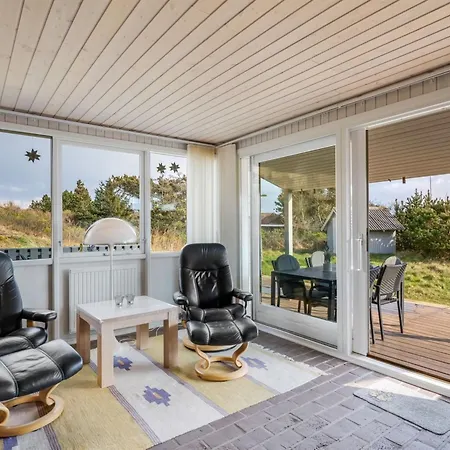Sutere - 200m To The Fjord By Interhome Vakantiehuis
