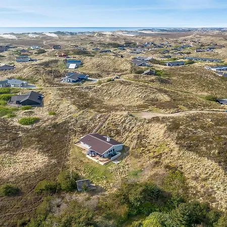 Sutere - 200m To The Fjord By Interhome Vakantiehuis Havrvig