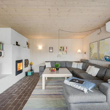 Sutere - 200m To The Fjord By Interhome Vakantiehuis Havrvig