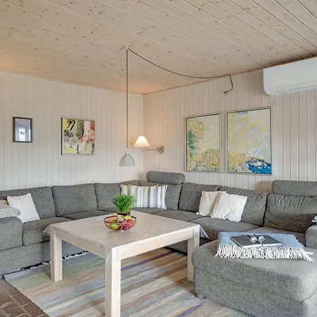 Sutere - 200m To The Fjord By Interhome Vakantiehuis