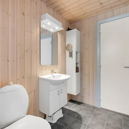 Sutere - 200m To The Fjord By Interhome *